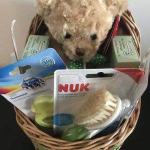 Gift basket for newborns “Treat with green”